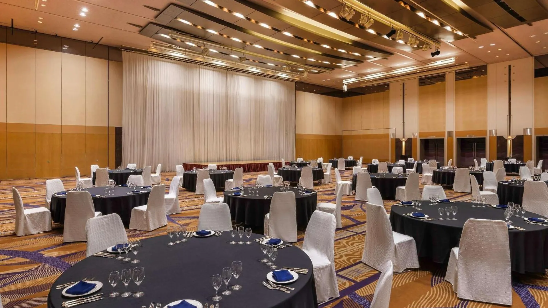 Grand Mercure Sapporo Odori Park 5*,